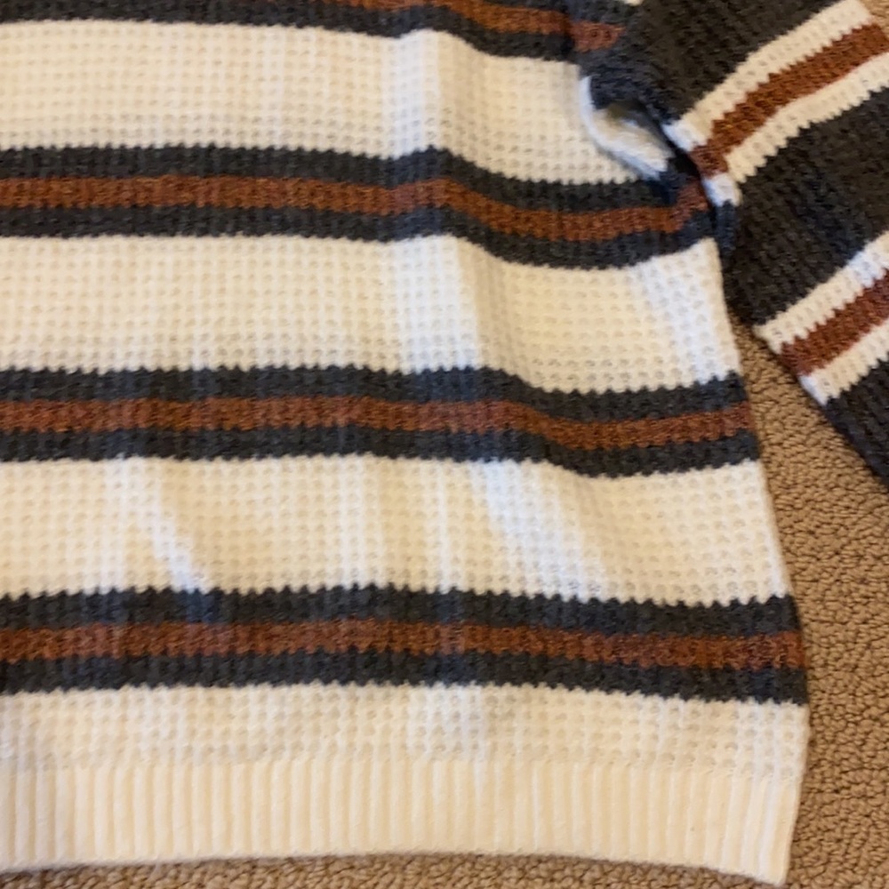 Sweater - Picture 3 of 4